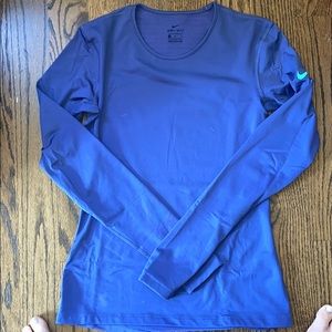 Nike Women’s Thermal long sleeve top size M